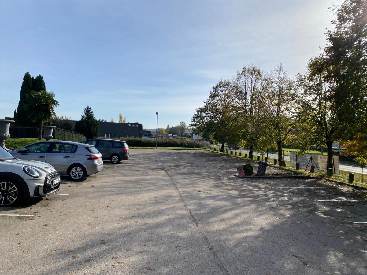 Hotel La Roseliere Saint-Quentin-Fallavier Exteriér fotografie