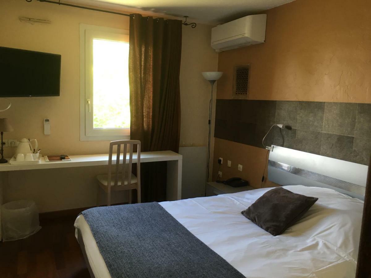 Hotel La Roseliere Saint-Quentin-Fallavier Exteriér fotografie